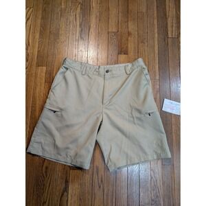 IZOD Golf XFG Mens 36 Khaki Tan Quick Dry Wicking Cargo Shorts Zippered Pockets